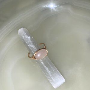 Gold rose quartz ring